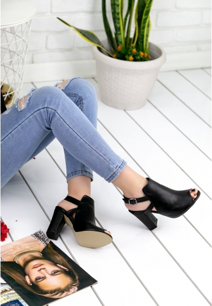 Velia Siyah Cilt Topuklu Ayakkabı