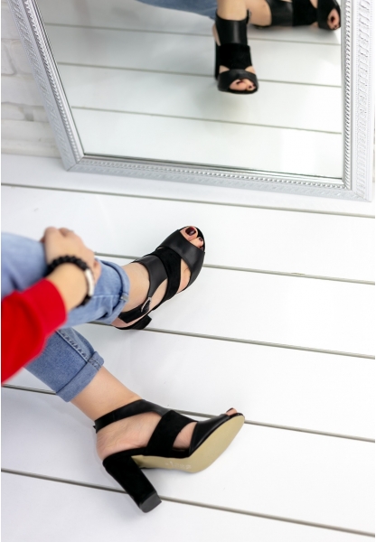 Tania Siyah Cilt Süet Detaylı Topuklu Ayakkabı