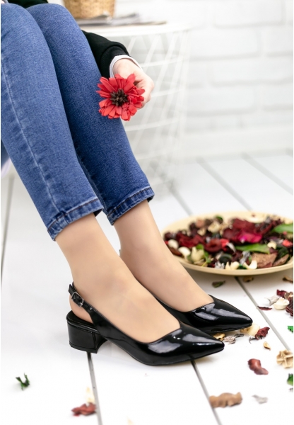 Zanobia Siyah Rugan Topuklu Ayakkabı